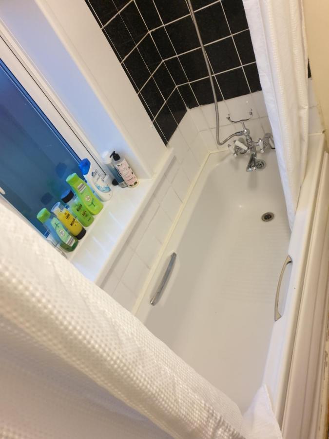 Splendid 4Bedrooms Shared Home Manchester Eksteriør bilde
